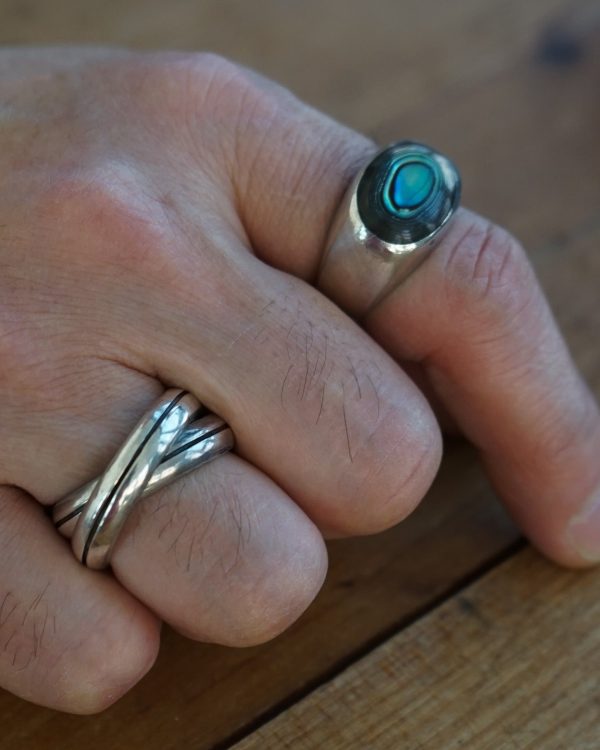 Silver Ring w/ Shell / size: 10 - Image 2