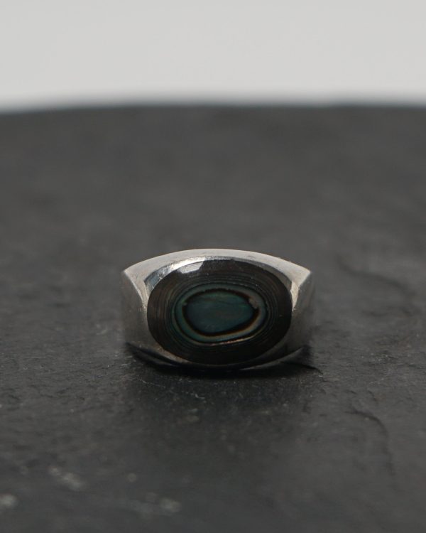 Silver Ring w/ Shell / size: 10 - Image 3